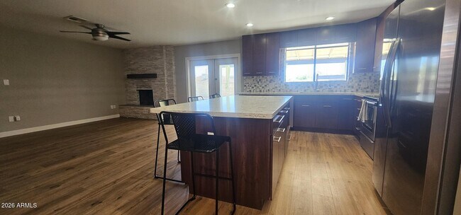 Photo - 1131 E Redfield Rd