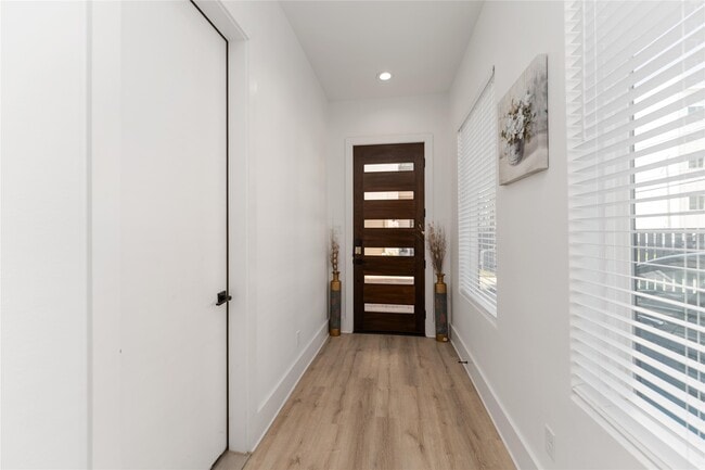 Photo - 3410 Baer St