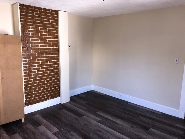 11 Andrew St Unit 2