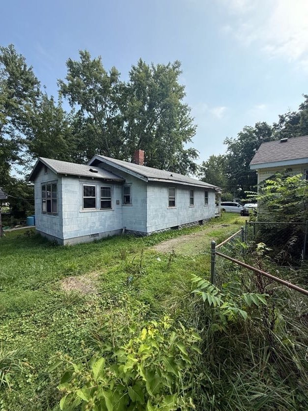 Photo - 2067 N Maple Ave