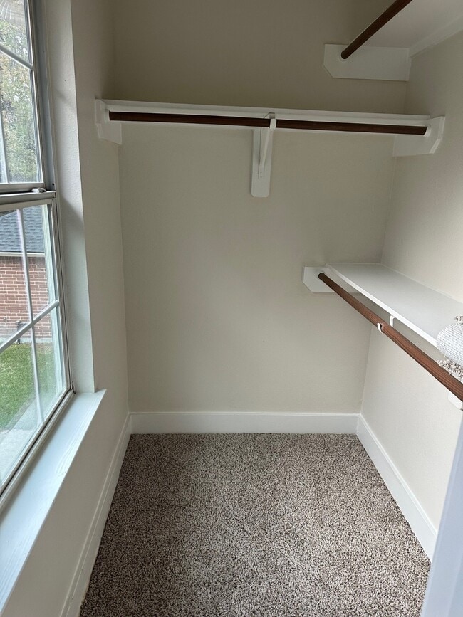 Building Photo - 22065 Ringwood Ct
