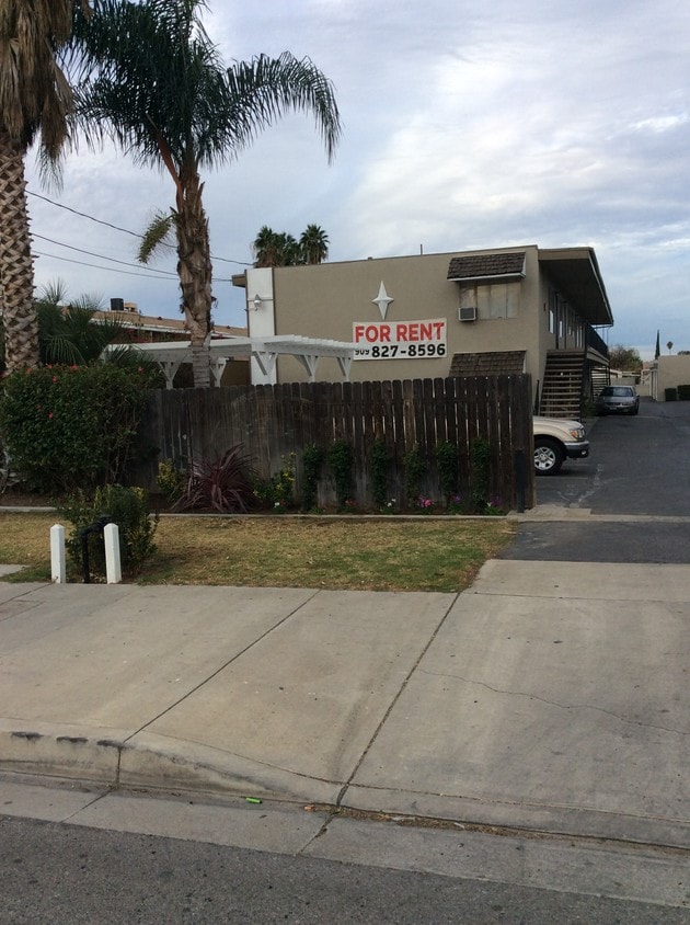 Photo - 7012 Victoria Ave (Highland, CA)