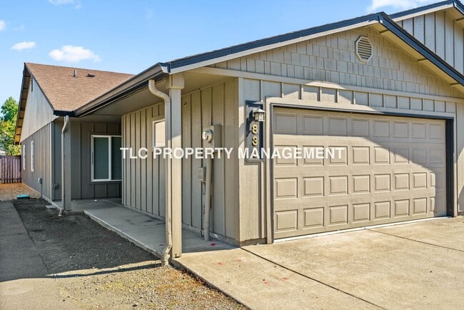 Building Photo - 824-830 North Douglas Unit 830