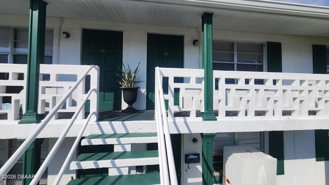 Building Photo - 1750 S Palmetto Ave Unit 230