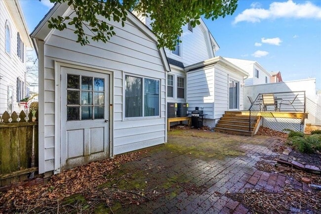 Photo - 119 N Clermont Ave