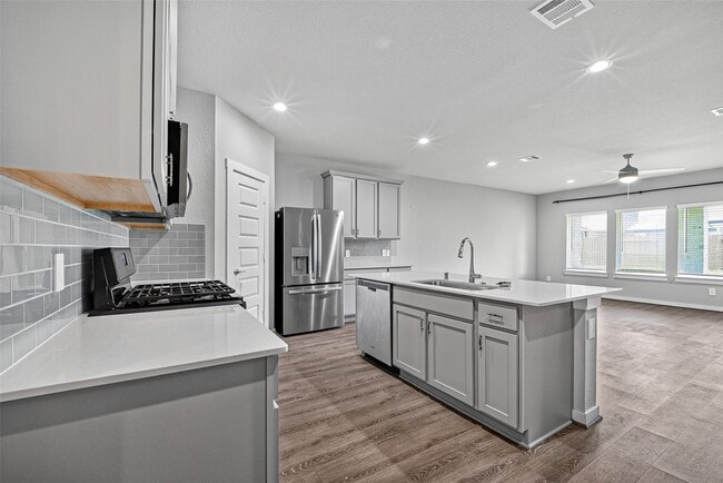 Building Photo - 13126 Lago Acero