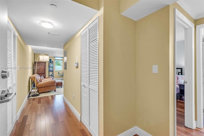 Photo - 1532 Drexel Ave Unit 303