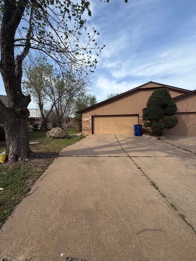 Building Photo - 418 Britton Ct