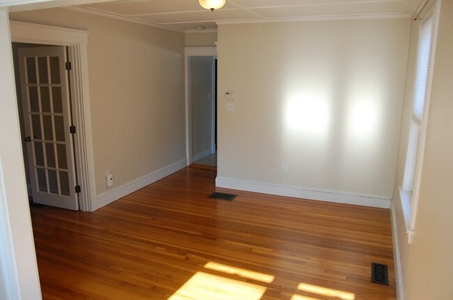 Photo - 3 Circular Ave