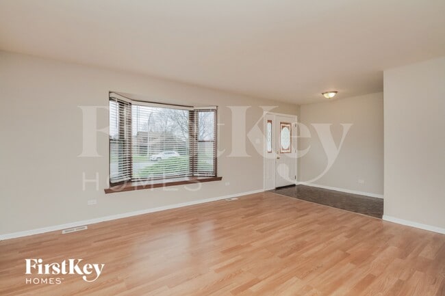 Photo - 6048 White Birch Ln