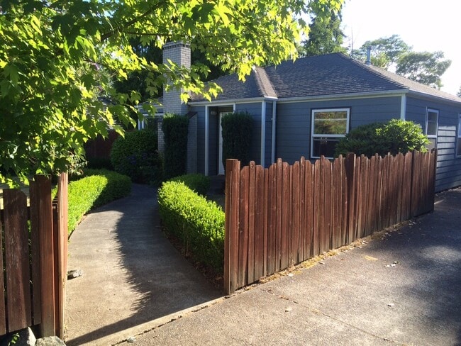 Building Photo - 15537 6th Ave NE Rental