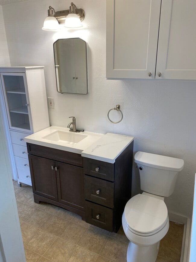 Photo - 1312 E 29th St Apt A Upstairs Unidad A