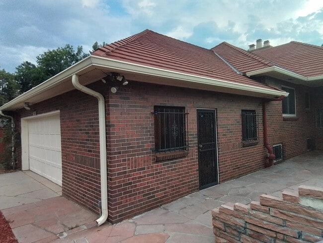 Photo - 2580 N Monaco St Pkwy Unidad 1