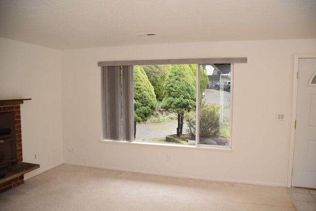 Photo - 3 Bedroom 1 Bath University Place Rambler on Quiet Cul De Sac