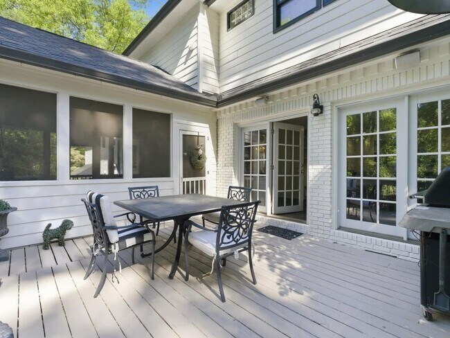 Photo - 1350 Battleview Dr NW