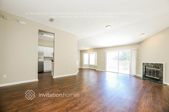 Photo - 13973 Crestwick Dr W