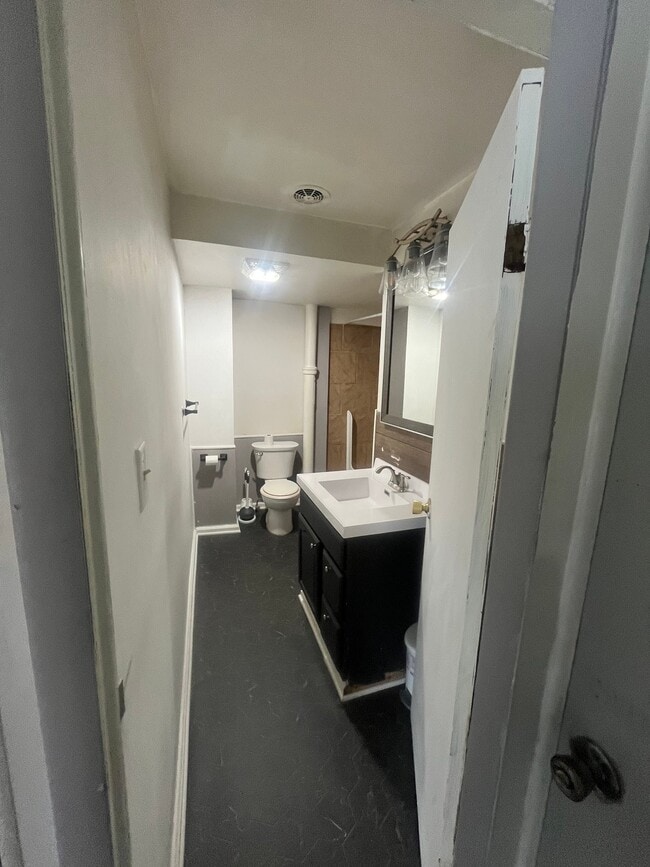 Photo - 605 Weeks Ave Unit 1