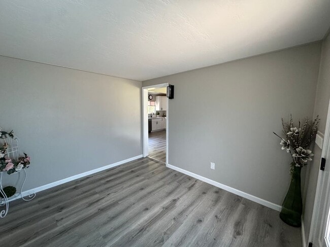 Photo - 49500 Alan Ave