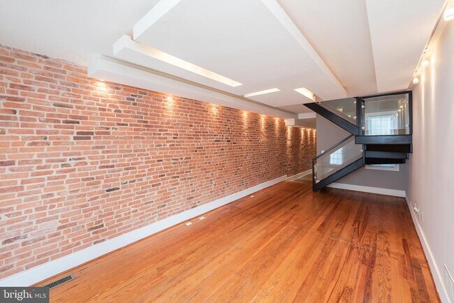 Photo - 3206 Elliott St