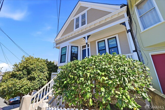 Photo - 1529 Hampshire St