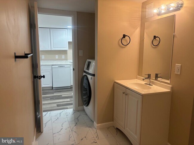 Photo - 14 West Ave Unit B