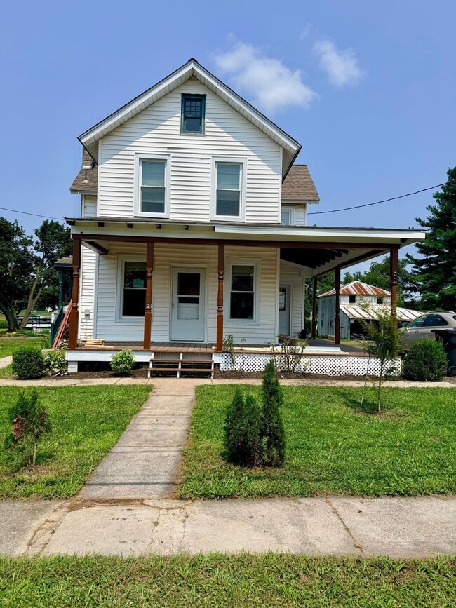 Building Photo - 37 N Kinzer Rd
