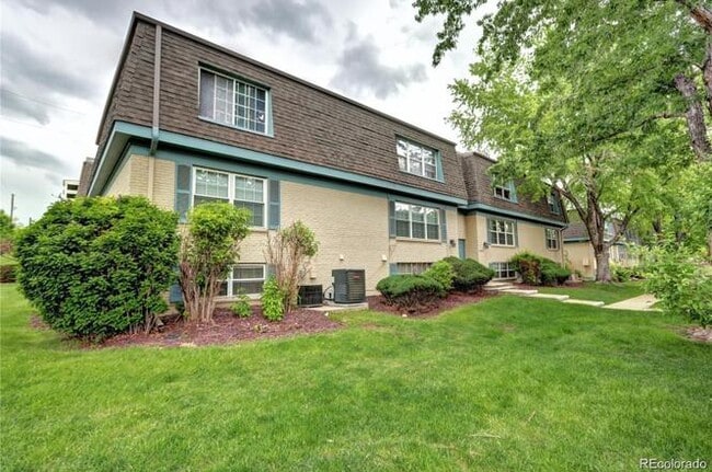 Photo - 9220 E Girard Ave Unidad 12