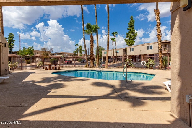 Building Photo - 17014 E Calle Del Oro Rental