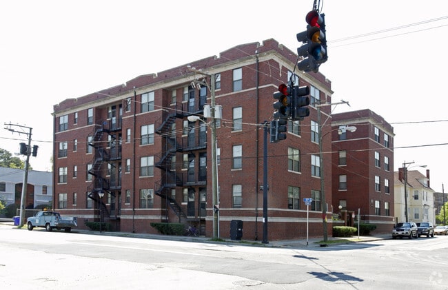 Photo - Colonial Hall Apartments