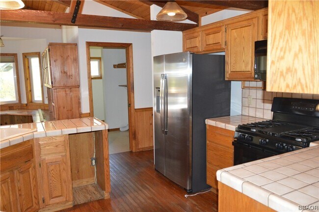 Photo - 617 E Barker Blvd