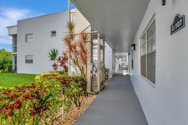 Photo - 129 Normandy Ln Unit 129 C