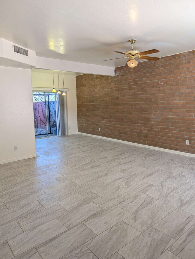 Photo - Renovated Townhouse with desert views. Unidad 5