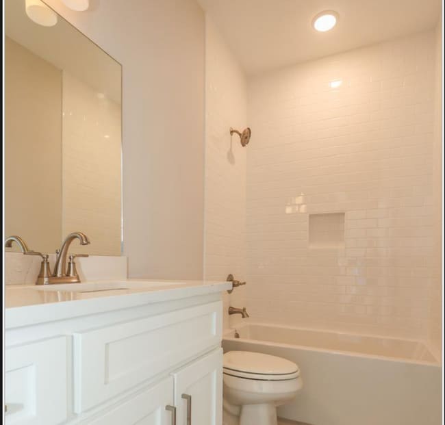 Photo - 511 Rosewood Ln