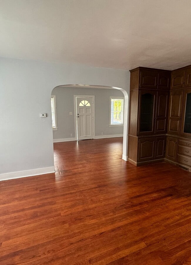 Building Photo - 334 N Walnut St Rental