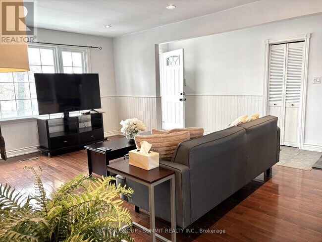 Photo - 2958 King St