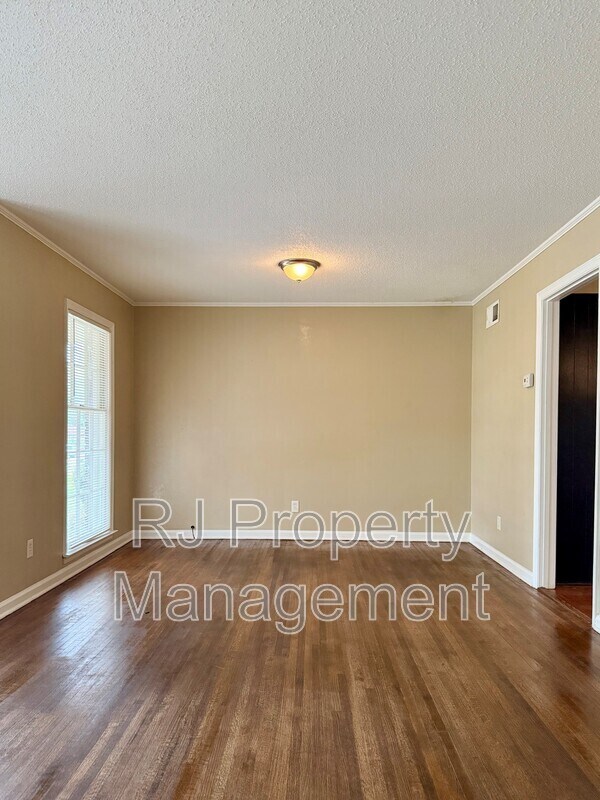 Photo - 3458 Sophia St