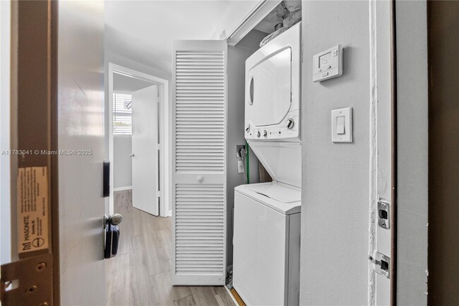 Photo - 1320 Drexel Ave Condo Unit 305