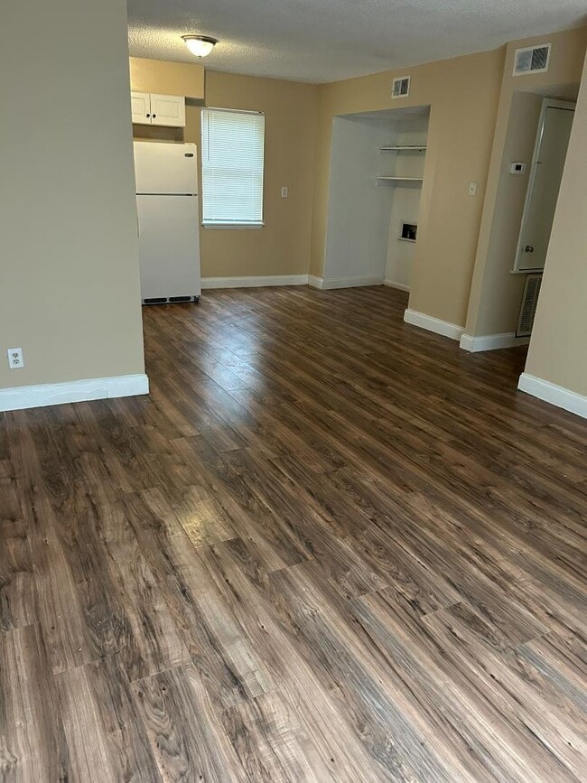 Building Photo - 3502 Penny St SW