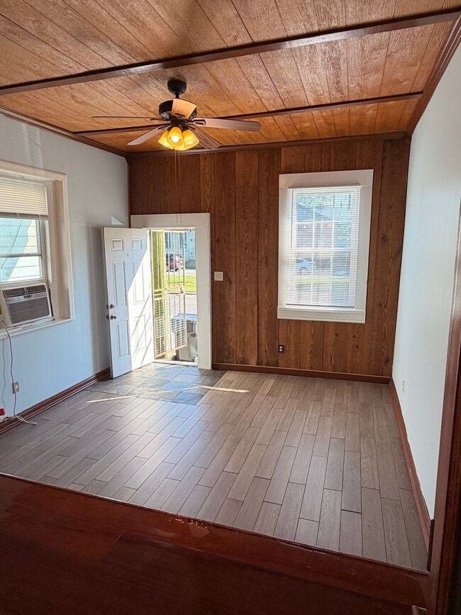 Photo - 2831-2831 Orleans Ave Unit 2829