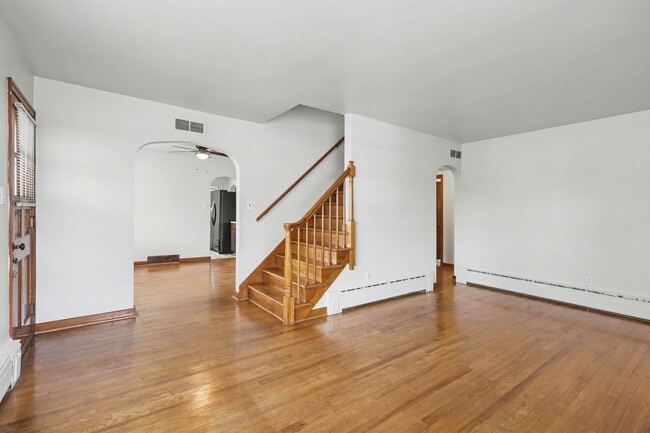 Photo - 2327 Chestnut St