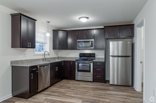 4BR, 2.5BA - 1,820SF