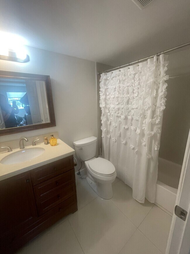 Photo - 2600 Collins Ave Unit 211