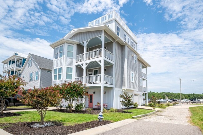 Building Photo - FURNISHED BEACH HOME  WITH UNOBSTRUCTED VI...