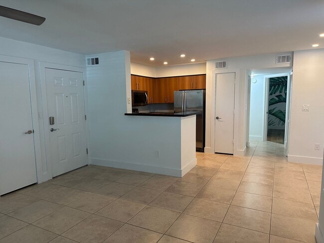 Photo - Large 2/2, gated community