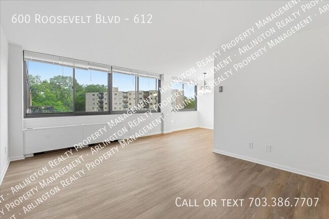 Photo - 600 Roosevelt Blvd