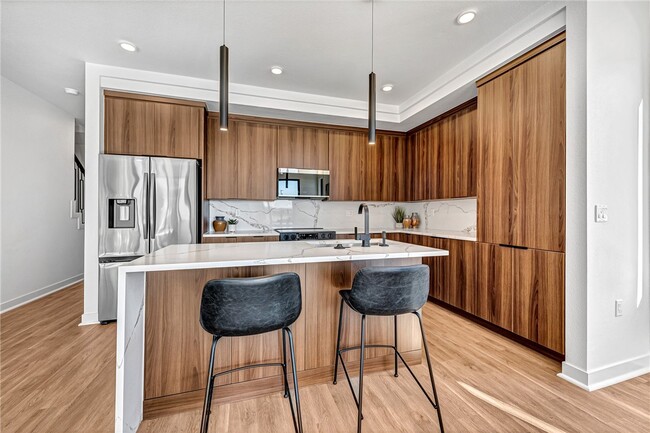 Photo - 1100 Emilia Ave