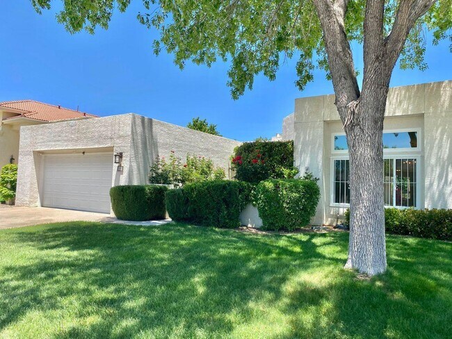 Photo - 5900 Canyon Vista Dr NE