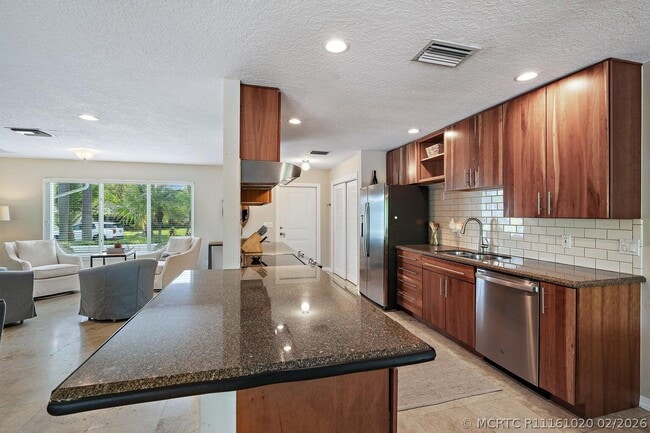 356 Mars Ave