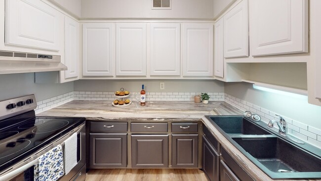 Photo - Raccoon Creek Apartments