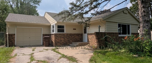Building Photo - 1904 Wisteria Rd Rental